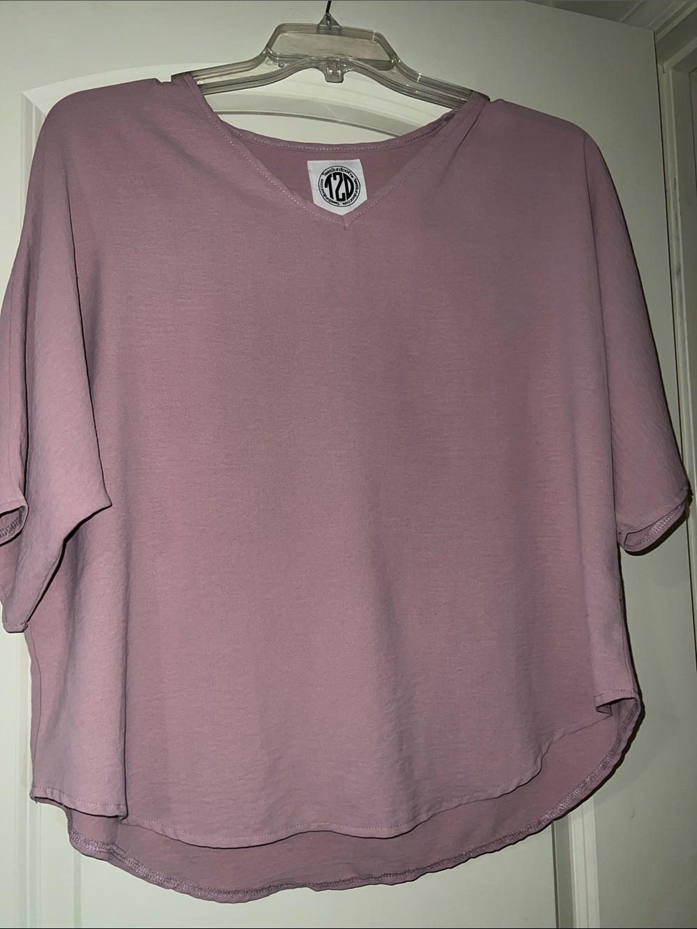 Relaxed V-Neck Short Sleeve Top in Dusty Rose